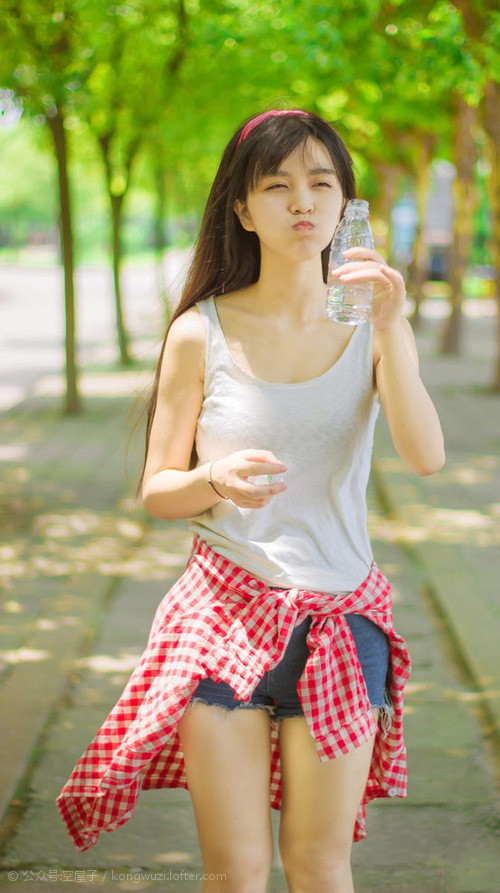 开云体育-“德甲最后几场争夺激烈，战况不断升级”，德甲最后一轮对阵