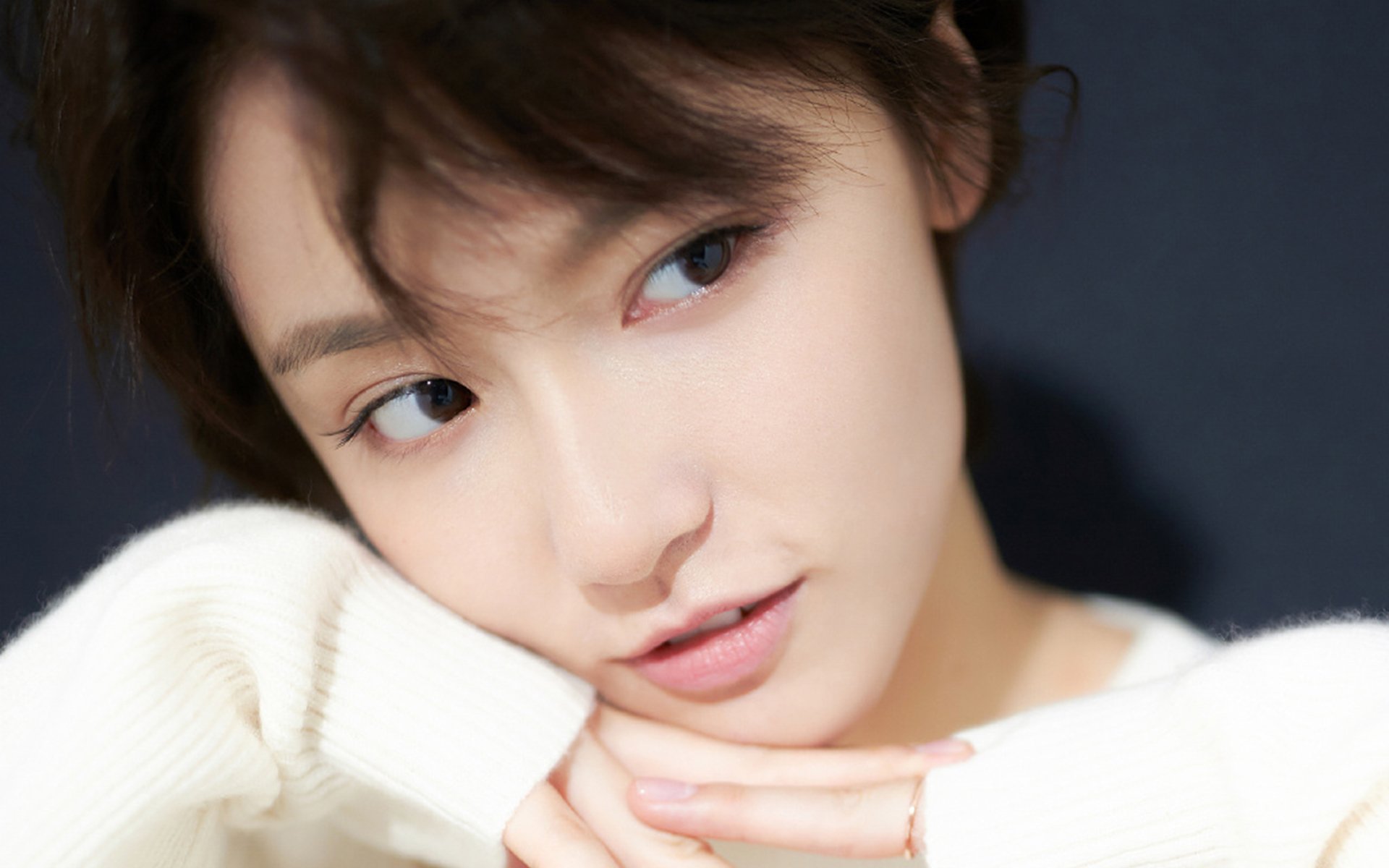 开云网站-欧洲豪门战：巴萨VS皇马年度经典对决回顾，巴萨和皇马欧超